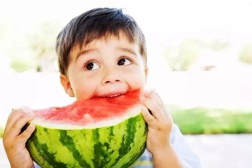 吃瓜不忘保熟人,揭秘娱乐圈的生存法则