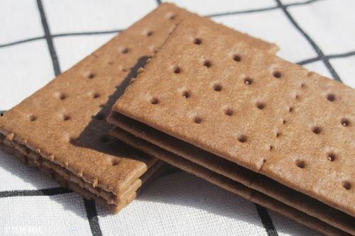 吃瓜小熊钙奶饼干,美味营养，儿童成长好伴侣