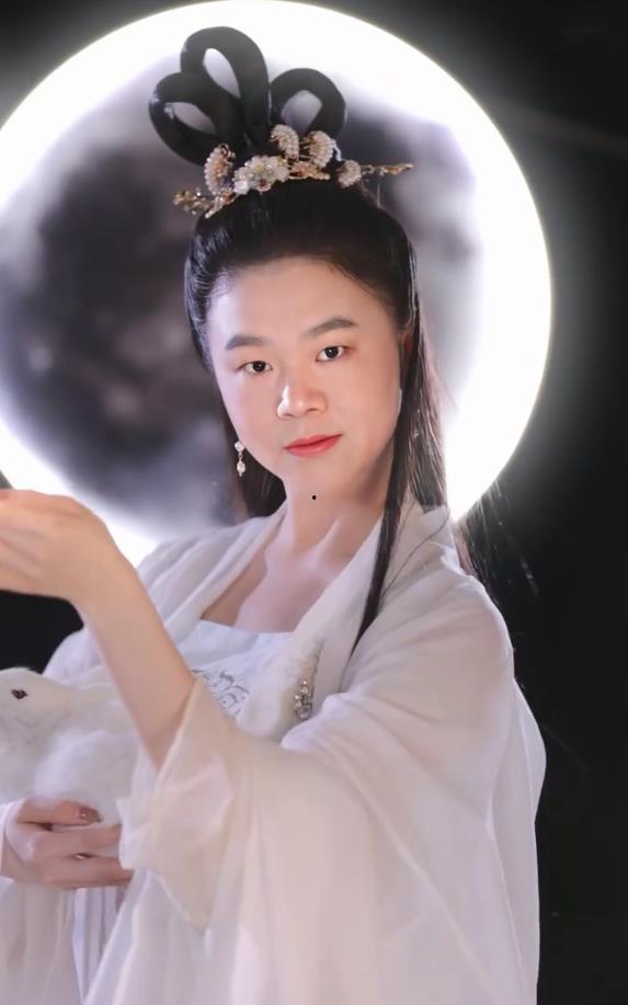 陈昊宇在线吃瓜,揭秘娱乐圈幕后故事