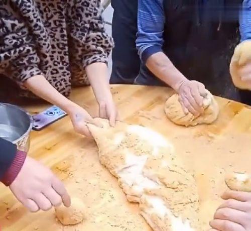 玩泥巴吃瓜,探寻童年的快乐记忆