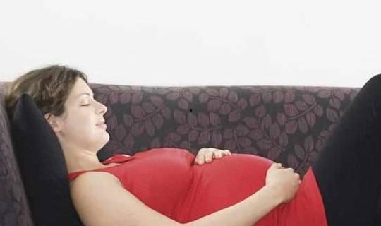 女友怀孕吃瓜,女友怀孕的甜蜜瞬间