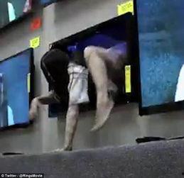 吃瓜路人被打视频